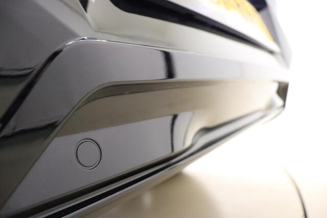 Peugeot 3008 e-3008 GT Avantage 210 73 kWh | Navigatie | Apple Carplay/Android Auto | 360° Camera | Voorstoelen elektrisch en verwarmd | Achterbank verwarmd | Cruise adaptief