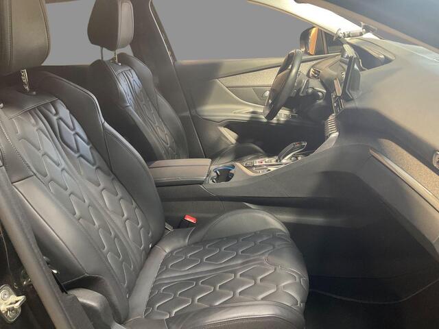 Peugeot 3008 1.6 HYbrid 300 Allure PHEV | 4x4 | Trekhaak | Nappa leder | Stoelverwarming | Achteruitrijcamera | Navigatie