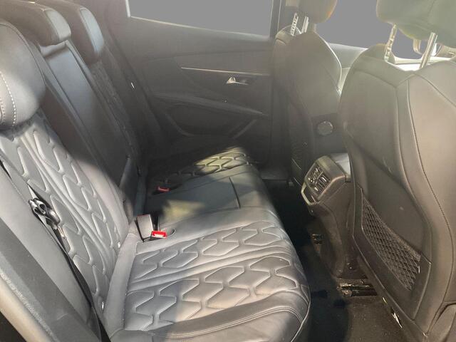 Peugeot 3008 1.6 HYbrid 300 Allure PHEV | 4x4 | Trekhaak | Nappa leder | Stoelverwarming | Achteruitrijcamera | Navigatie