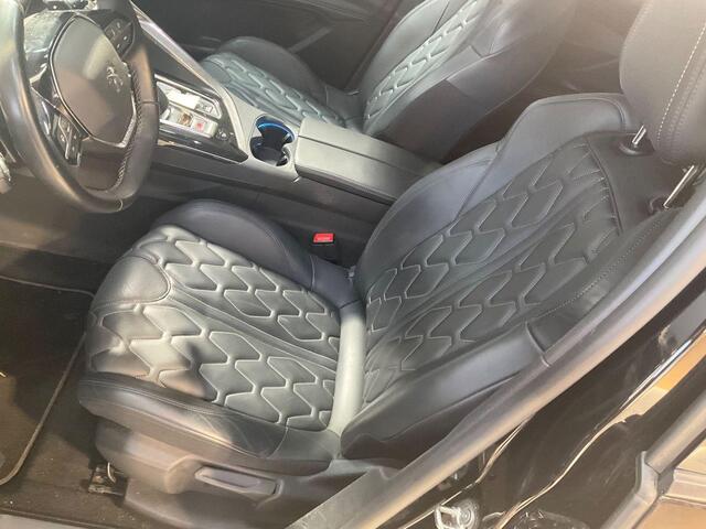 Peugeot 3008 1.6 HYbrid 300 Allure PHEV | 4x4 | Trekhaak | Nappa leder | Stoelverwarming | Achteruitrijcamera | Navigatie