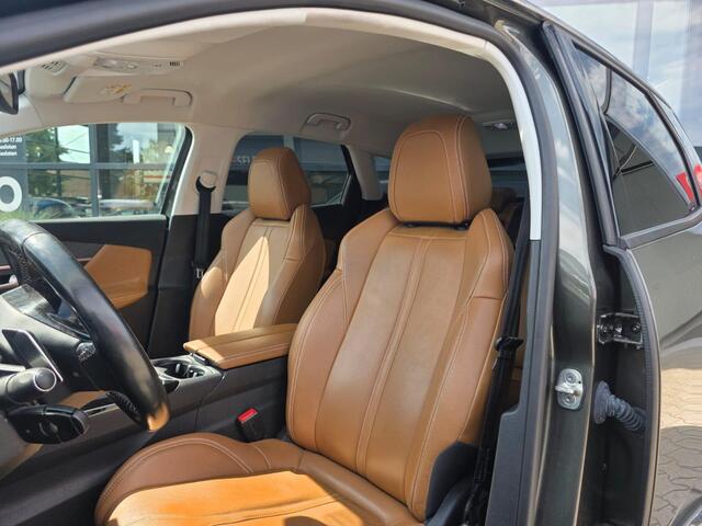 Peugeot 3008 1.6 PureTech Allure *ACC en Trekhaak*