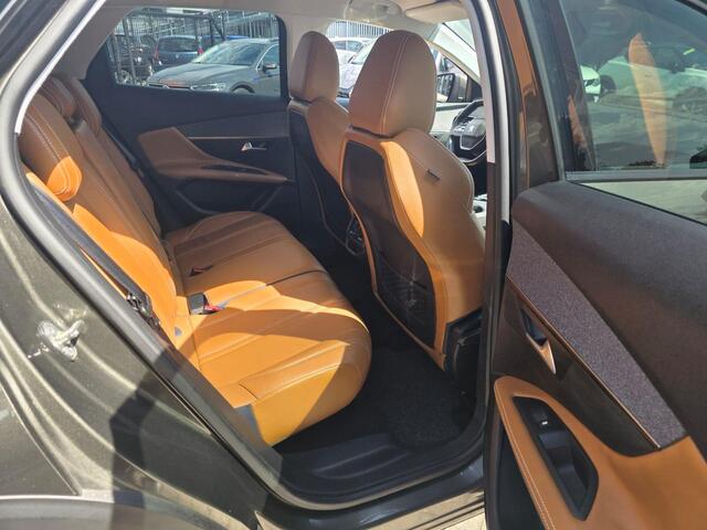 Peugeot 3008 1.6 PureTech Allure *ACC en Trekhaak*