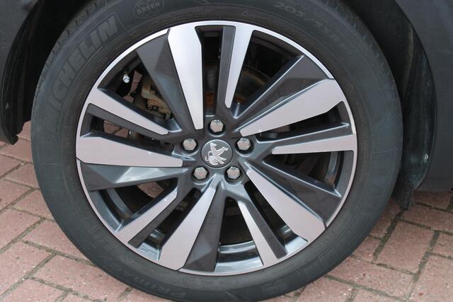 Peugeot 3008 1.2 PureTech Allure Pack TREKHAAK AFNEEMBAAR - ELEKTRISCHE ACHTERKLEP - 19 INCH''