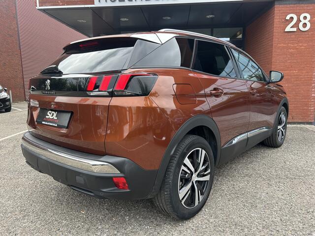Peugeot 3008 1.2 PureTech Allure // LED // NAVI + CARPLAY // PANO/SCHUIFKANTELDAK // CAMERA // PDC V+A