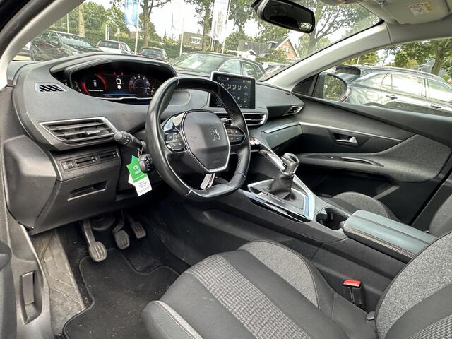 Peugeot 3008 1.2 PureTech Blue Lease Executive