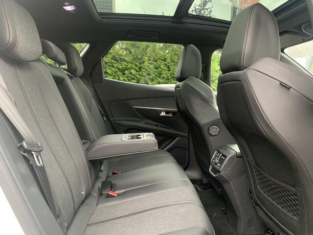 Peugeot 3008 130pk PT GT Line, Navi & CarPlay | Trekhaak