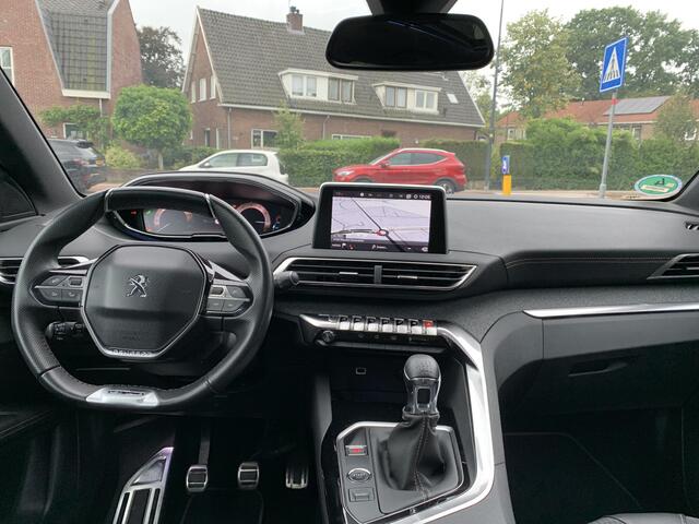 Peugeot 3008 130pk PT GT Line, Navi & CarPlay | Trekhaak