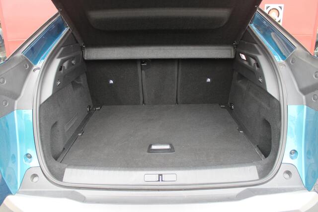 Peugeot 3008 1.2 Hybrid 145PK ALLURE AUTOMAAT | COMFORT STOELEN | STOEL / STUUR VERWARMING | DODEHOEK DETECTIE | 360° CAMERA | NAVIGATIE | 19" LICHTMETALEN VELGEN | DRAADLOOS APPLE CARPLAY / ANDROID AUTO | |