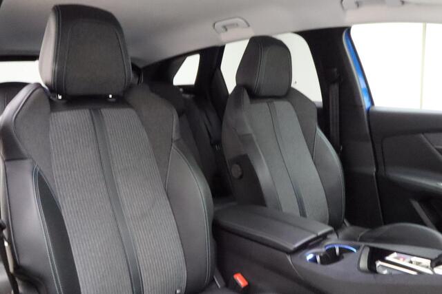 Peugeot 3008 1.2 PureTech Allure 130PK | AUTOMAAT | Achteruitrijcamera | Navigatie | Dodehoekdetectie | Climate Control | LED | Lende Steun Verstelling | Two Tone