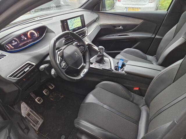 Peugeot 3008 1.2 PureTech GT | Panorama Dak | Elektrische Achterklep | Climate & Adaptive Cruise Control | Navigatie | Stoelverwarming |