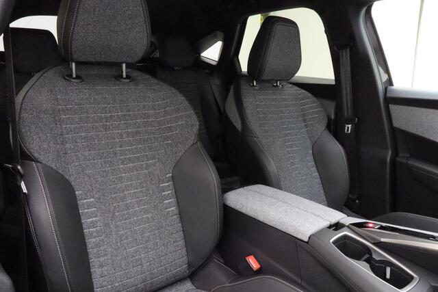 Peugeot 3008 1.6 plug-in Hybrid Allure 195 PK | 8-Traps Automaat | 360 vision & Drive Assist Pack (Allure)| Panoramic Navigation Pack | On board charger 7,4 kW | Trekhaak | Nieuw uit voorraad