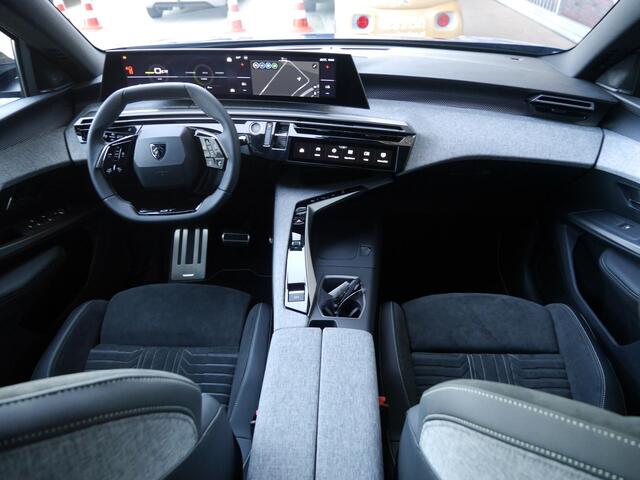 Peugeot 3008 e-3008 Launch Edition 325 Dual Motor 73 kWh | NIEUW | 325PK | 4WD | 1350KG Trekgewicht | Uit voorraad leverbaar! | Panorama dak | Alcantara pakket | 360 ° Camera | FOCAL Hi-Fi | ACC | Matrix LED