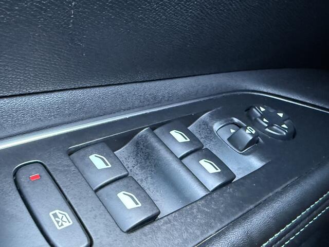 Peugeot 3008 BWJ 2023 1.2 PureTech 131 PK Allure Pack Business AUTOMAAT / TREKHAAK / APPLE CARPLAY / ANDROID AUTO / NAVI / CLIMA / CRUISE / KEYLESS / HALF LEDER / STOELVERW. / CAMERA / LMV / PDC