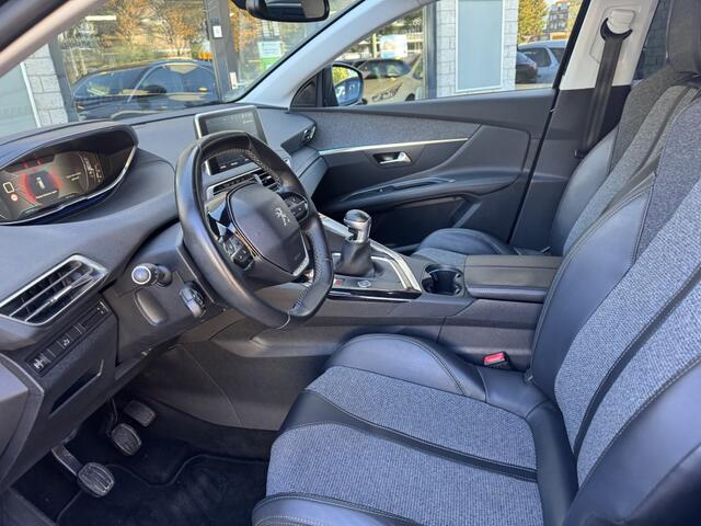 Peugeot 3008 1.2 PureT. Navi Camera Nieuwe motor 0KM OUD !