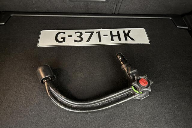 Peugeot 3008 1.2 PureTech Blue Lease Executive 130 PK | Handgeschakeld | Trekhaak | Mirror Screen | Andriod Auto | Cruise Control | Parkeersensor | 1e eigenaar