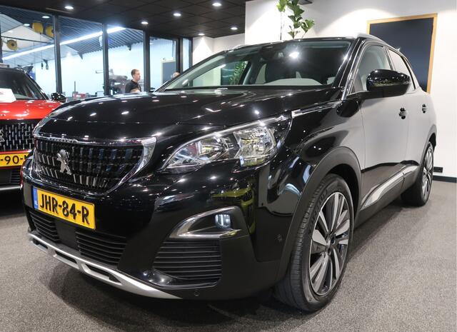 Peugeot 3008 Allure 130 Pk. met 1.400 Kg Trekvermogen * Achteruitrij Parkeer Camera * 19" L.M. Velgen * Voor en Achter Parkeersensoren * Adaptive Cruise Control * Stoelverwarming * Keyless Entry & Start Button * Navigatie & Spotify via Apple Car P Vingerhoets; Vierde 