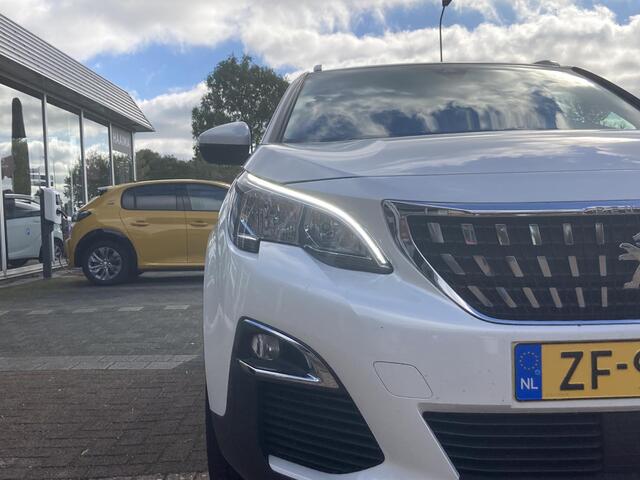 Peugeot 3008 1.2 PureTech Blue Lease Executive | Apple carplay/Android auto | Navigatie | Trekhaak | Dakrails | Cruise control | Climate control | Parkeersensoren achter |