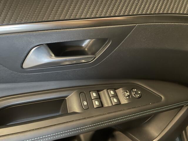 Peugeot 3008 1.6 plug-in Hybrid 225 Allure Navigatie-Climate control-Pack safety-Achteruitrijcamera