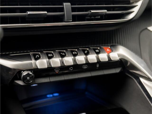 Peugeot 3008 1.2 PureTech Sport Automaat (APPLE CARPLAY, GROOT NAVI, 360 CAMERA, SPORTSTOELEN, GETINT GLAS, LANE ASSIST, PARKEERSENSOREN, TREKHAAK, CRUISE, NIEUWSTAAT)