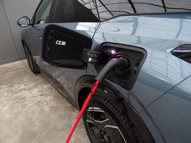 Peugeot 3008 e-3008 GT Avantage 210 73 kWh * WARMTEPOMP * 4 SEIZOENSBANDEN !!