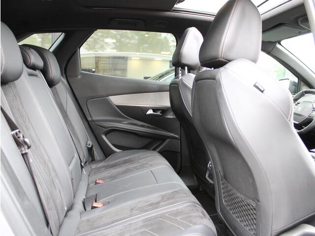 Peugeot 3008 1.6 HYbrid 225 GT | Navi / Panoramadak / Focal / Camera