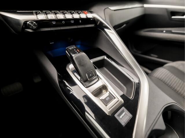 Peugeot 3008 1.2 PureTech Premium Sport Automaat (APPLE CARPLAY, GROOT NAVI, ADAPTIVE CRUISE, PARKEERSENSOREN, SPORTSTOELEN, GETINT GLAS, LANE ASSIST, NIEUWE APK, NIEUWSTAAT)