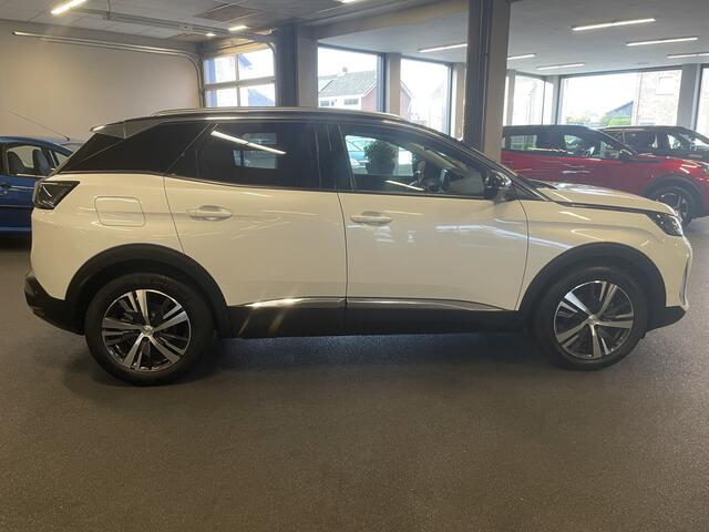 Peugeot 3008 1.2 PureTech Allure Pack 130 pk Automaat EAT8 Navigatie-Automatische achterklep-Adaptive cruise control-Verwarmde voorstoelen