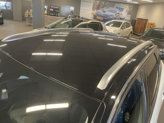 Peugeot 3008 1.2 PureTech Allure Pack 130 pk Automaat EAT8 Navigatie-Automatische achterklep-Adaptive cruise control-Verwarmde voorstoelen