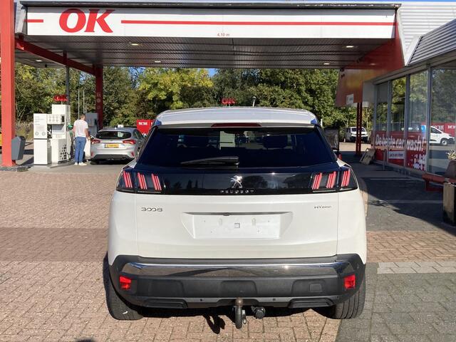 Peugeot 3008 1.6 PureTech GT | Apple carplay/Android auto | Navigatie | Keyless entry | Trekhaak | Stoelverwarming | Camera | Climate controp |Lichtmetalen velgen 18'' |