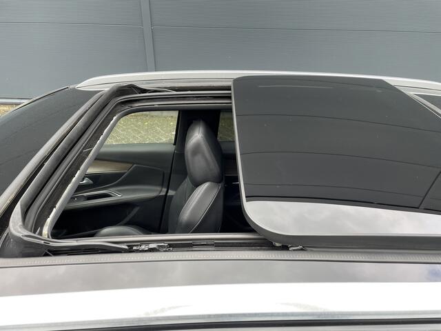 Peugeot 3008 225pk HYbrid GT Pack (Elektrisch schuifdak - Leder incl verwarming/massage/ geheugen - Focal Electra - NightVision - 360gr Camera - Elektrische Klep - Adaptieve Cruise Controle - Keyless Entry)