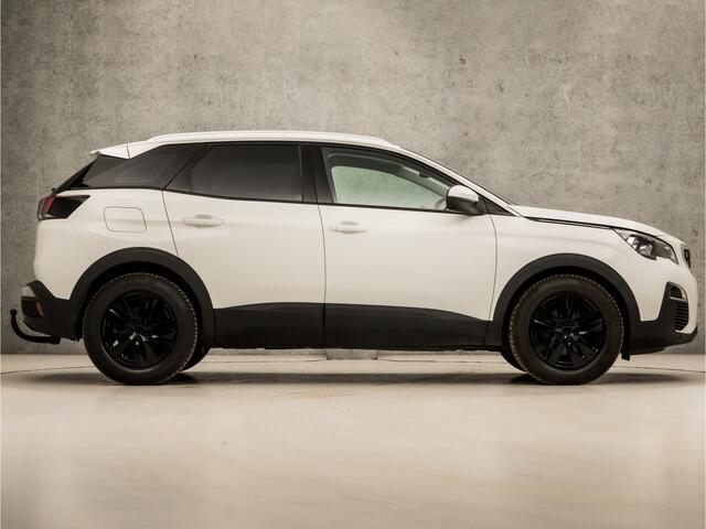 Peugeot 3008 1.2 PureTech Sport (APPLE CARPLAY, GROOT NAVI, LANE ASSIST, GETINT GLAS, SPORTSTOELEN, PARKEERSENSOREN, TREKHAAK, LM VELGEN, NIEUWE APK, NIEUWSTAAT)