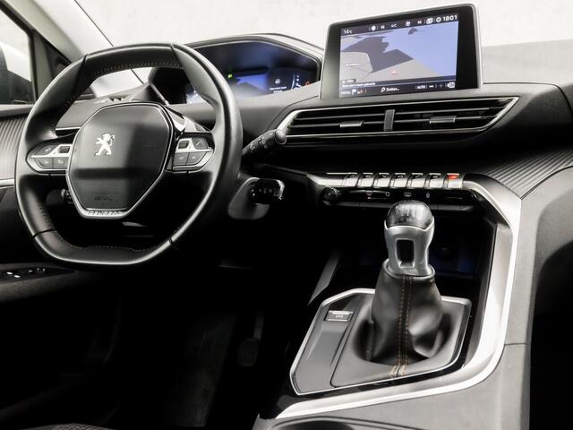 Peugeot 3008 1.2 PureTech Sport (APPLE CARPLAY, GROOT NAVI, LANE ASSIST, GETINT GLAS, SPORTSTOELEN, PARKEERSENSOREN, TREKHAAK, LM VELGEN, NIEUWE APK, NIEUWSTAAT)