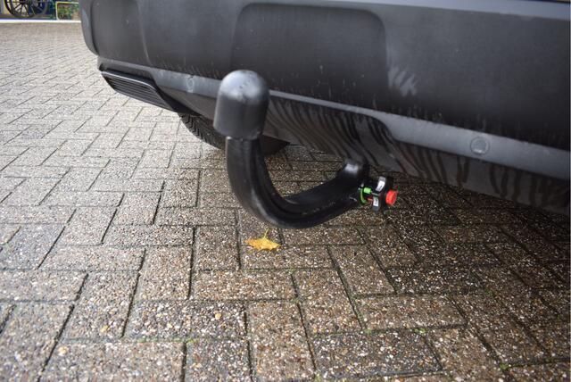 Peugeot 3008 1.2 PureTech Allure | Trekhaak | LED | Camera