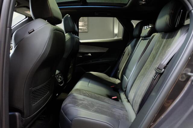 Peugeot 3008 1.6 HYbrid 225 GT Pack Business / Pano / Massage / Focal / Camera