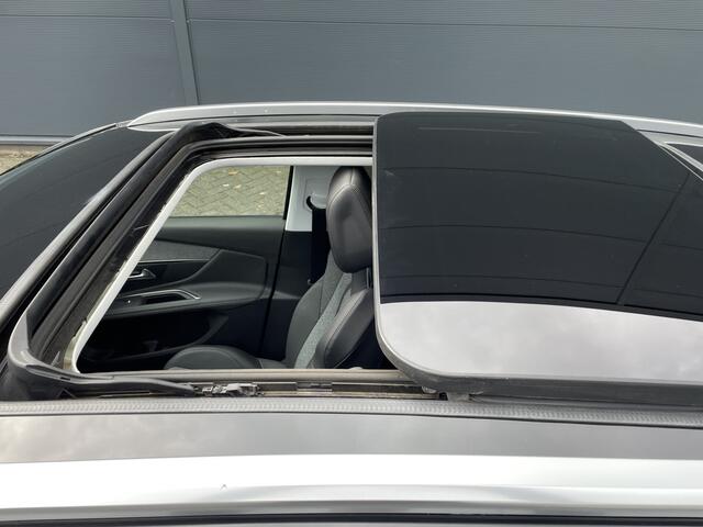 Peugeot 3008 225pk HYbrid Road Trip (Elektrisch schuifdak - Elektrische klep - Camera - Stoelverwarming - Keyless Entry - Automatische Airco - Apple Carplay - Navigatie)