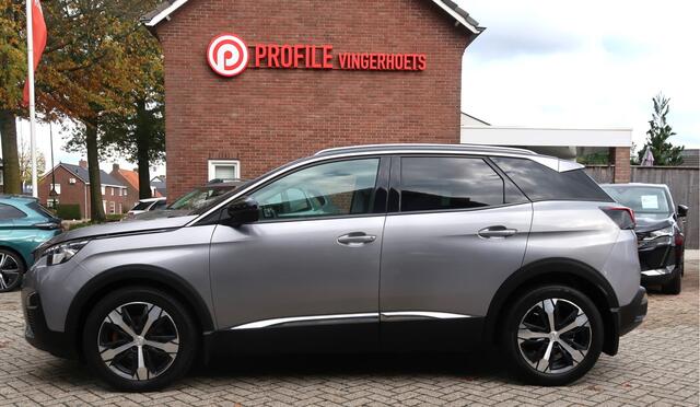 Peugeot 3008 130 Pk. Luxe Allure * Open Schuifdak * Trekhaak * Navigatie * Keyless Entry & Start Button * 19" L.M.Velgen * 1/2 Lederen Interieur * Vingerhoets; Vierde Generatie Eersteklas Service. Al meer dan 100 jaar een begrip in de Brbantse Kempen,