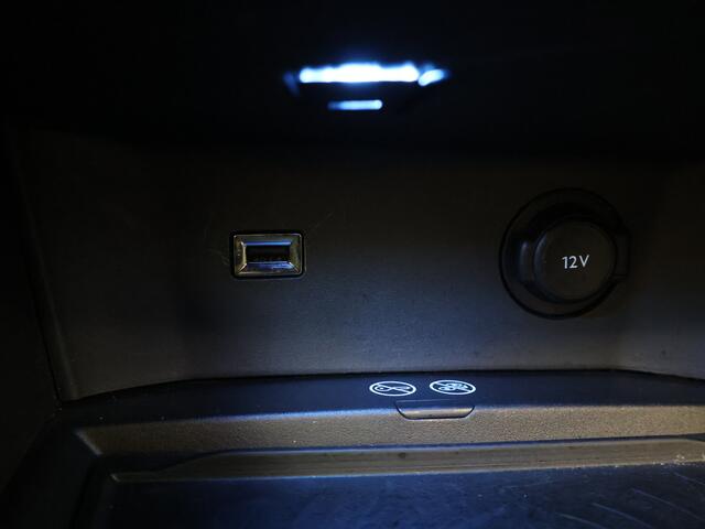 Peugeot 3008 1.6 HYbrid4 300 GT Avantage | Schuifdak | Afn. Trekhaak | Leder | Camera | Focal | BOMVOLLE 3008 MET 300PK!!