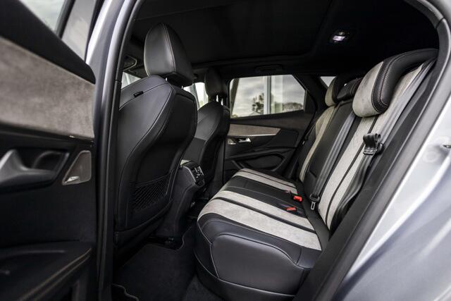 Peugeot 3008 1.6 HYbrid 225 GT | Pano | FOCAL | 360° camera