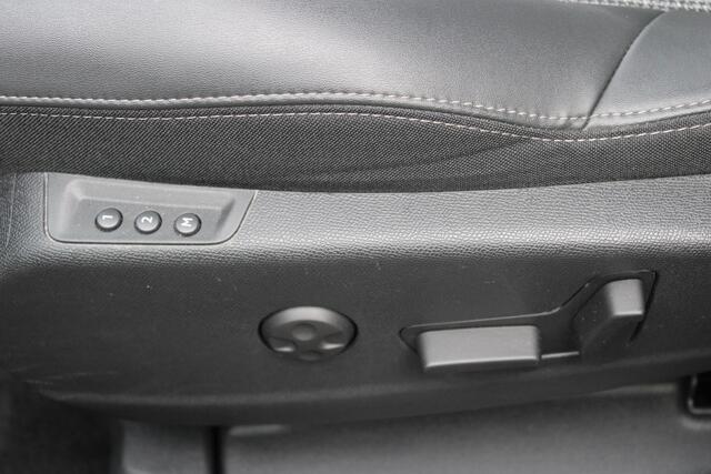 Peugeot 3008 1.2 PureTech B. L.Premium Adaptive/Dodehoek/Camera