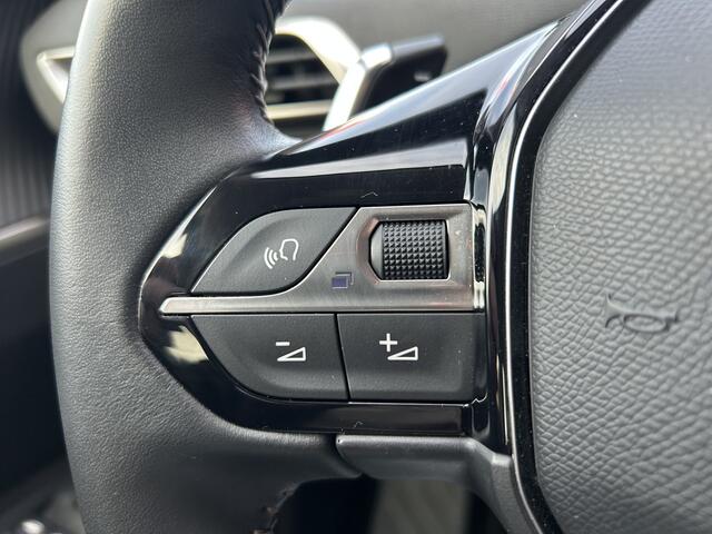 Peugeot 3008 1.6 HYbrid 225 Allure // FULL LED // NAVI + CARPLAY // CAMERA // PDC V+A // STOELVERWARMING