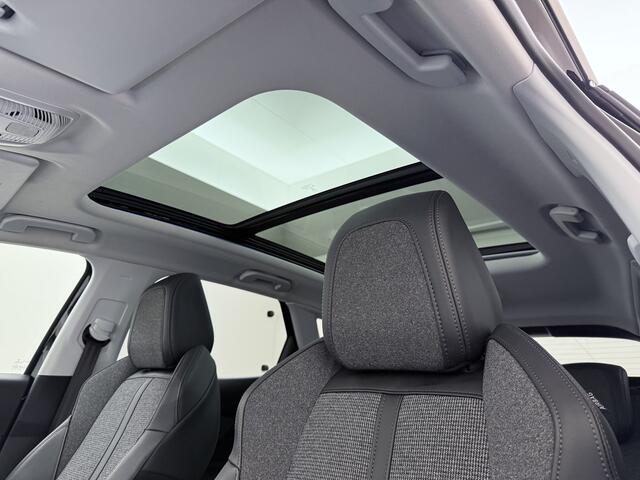 Peugeot 3008 T131PK Pano-Dak Premium Elektr.Stoelen+Geheugen Adaptive-Cr. 360°Camera Trekhaak 1/2 Leer Apple Carplay Android Auto Navi Ecc Blue Premium LED Comfort Stoelen Bluetooth DAB Elek.Achterklep Led Stoelverwarming Lmv 19" Privacy Glas Origineel Nederlandse Aut
