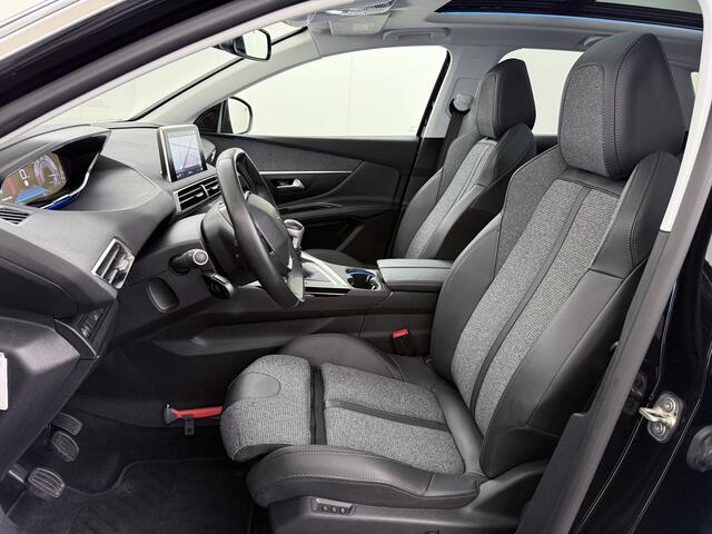 Peugeot 3008 T131PK Pano-Dak Premium Elektr.Stoelen+Geheugen Adaptive-Cr. 360°Camera Trekhaak 1/2 Leer Apple Carplay Android Auto Navi Ecc Blue Premium LED Comfort Stoelen Bluetooth DAB Elek.Achterklep Led Stoelverwarming Lmv 19" Privacy Glas Origineel Nederlandse Aut