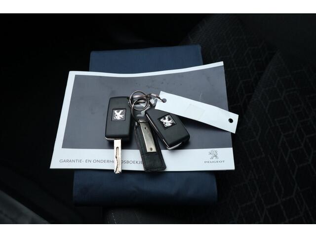 Peugeot 3008 1.2 PureTech Style | Navi | Trekhaak | Automatische Airco