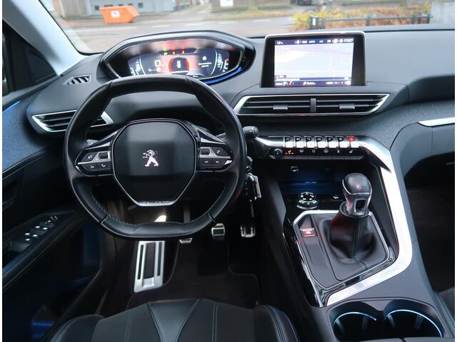 Peugeot 3008 130 Pk Benzine Chique NorWest Special Edition * Distributieriem 2024 Vervangen * * Alcantara Bekleding * Navigatie * Trekhaak * 2x Camera Voor en Achter *Stoelverwarming * DAB Radio * Apple Carplay & Android Auto voor Google Maps en Spotify * Vingerhoets;
