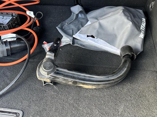 Peugeot 3008 1.6 HYbrid4 300 GT COMPLETE AUTO| PANO| ELEK. ACHTERKLEP| TREKHAAK| ELEK. STOEL + MASSAGE| FOCAL AUDIO| CAMERA ACHTER + VOOR| STOELVERWARMING| ADAP. CRUISE