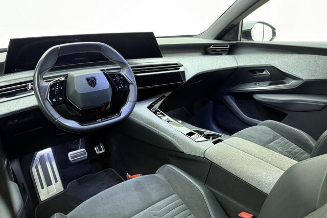 Peugeot 3008 1.2 Hybrid GT 136 PK | Automaat | Camera | Alcantara bekleding | Elektrisch bedienbare achterklep | Adaptieve Cruise Control | 1e eigenaar