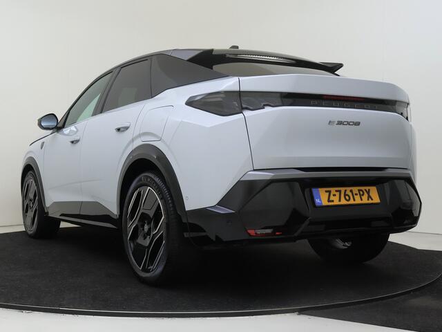 Peugeot 3008 e-3008 GT 73 kWh | Grote actieradius | Stoelverwarming | Dak spoiler | 360 graden camera | Keyless entry UITERVERKOOP !!!