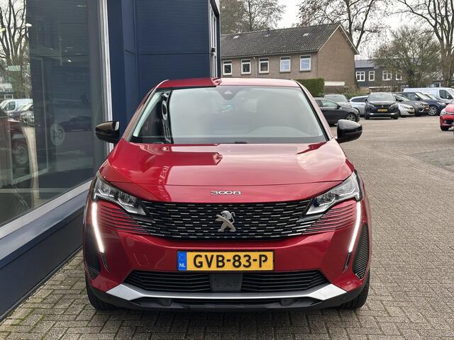Peugeot 3008 1.6 HYbrid 225 PK Allure | Navigatie | Plug-In Hybride | Climate Control | Cruise Control | Camera | LED Verlichting | 18" Lichtmetalen Velgen | All Season Banden | Stoelverwarming | Parkeersensoren | Dode Hoek Bewaking |