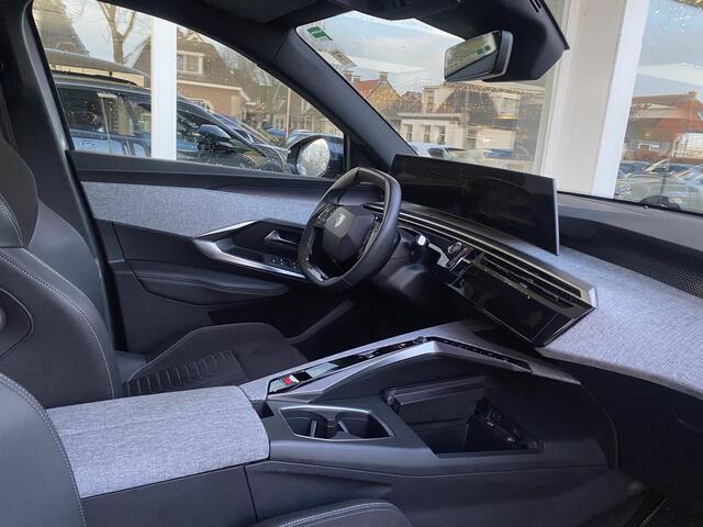 Peugeot 3008 1.2 Hybrid 145 GT | Automaat | Achteruitrijcamera | Electronic climate control | Voorstoelen verwarmd | Parkeersensoren voor en achter