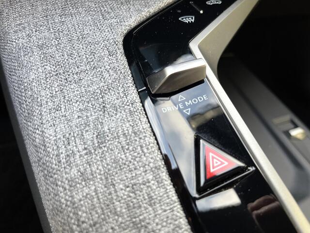 Peugeot 3008 1.2 Hybrid 136 Allure | ADAPT. CRUISE | CAMERA 360° | CARPLAY | NAVI | PDC V&A | VIRTUAL COCKPIT